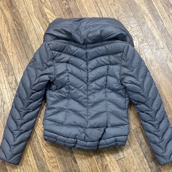 NWOT Guess  Bomber jacket - Picture 5 of 6